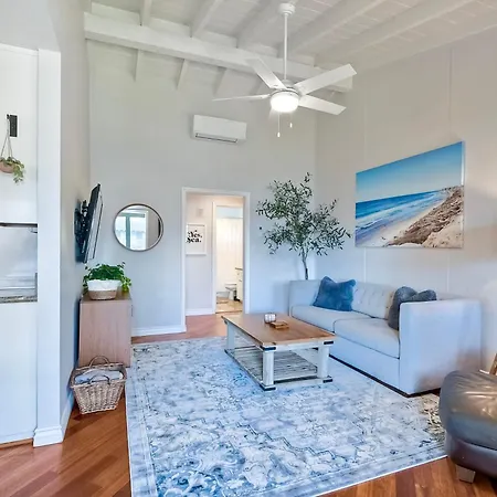 Villa 3080 Lincoln - Unit 12